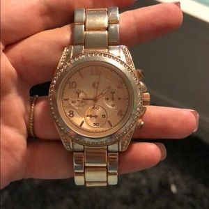 Women’s accessories